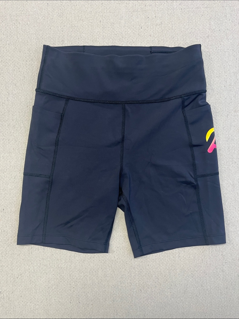 Peloton High Waisted Biker Shorts Black Side Pocket Logo Women’s Large